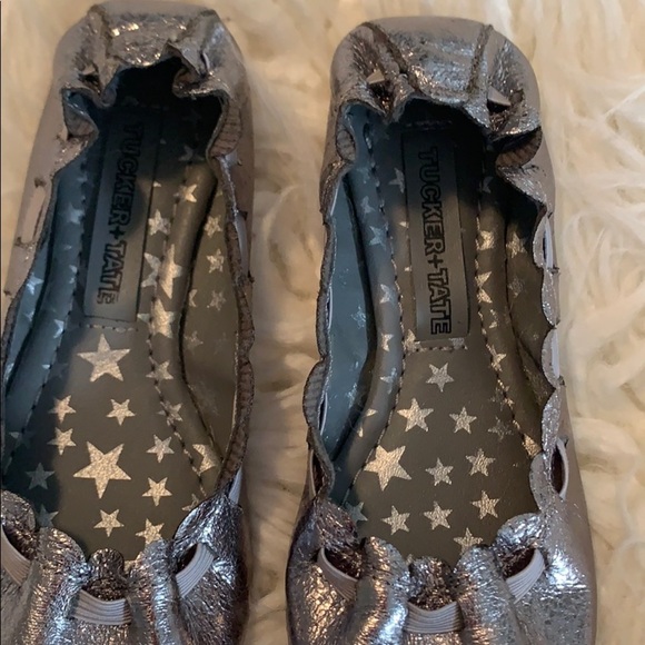 Tucker + Tate Scallop Edge Ballet Slippers - Picture 4 of 6